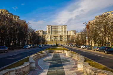 Bükreş, Romanya 13 Şubat 2022 Parlamento Sarayı (1989 devriminden önce Cumhuriyet veya Halk Meclisi olarak biliniyordu.