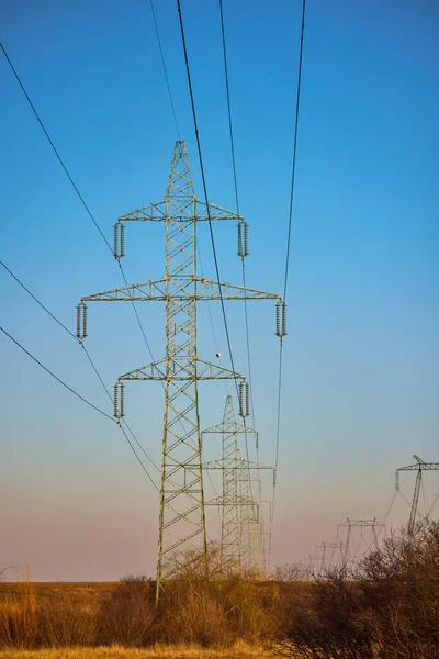 Hoogspanning Pole Blauwe Hemel — Stockfoto