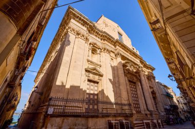 Siracusa, Ortigia-İtalya Mart-21-2022. Kentin turistik merkezli görüntüleri.