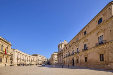 Siracusa, Ortigia-İtalya Mart-21-2022. Kentin turistik merkezli görüntüleri.
