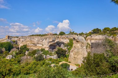Siracusa, Ortigia-İtalya Mart-21-2022. Kentin turistik merkezli görüntüleri.