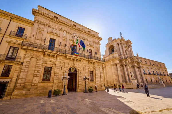 Siracusa, Ortigia-İtalya Mart-21-2022. Kentin turistik merkezli görüntüleri.