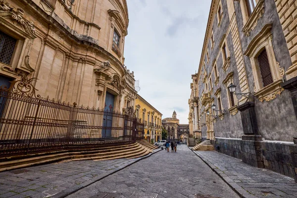 Katanya, Sicilya İtalya Mart-20-2022. Kentin turistik merkezli görüntüleri.