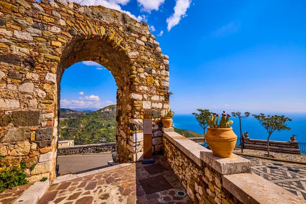 Taormina Sycylia Włochy Marca 2022 Zdjęcia Ulic Taorminy Atrakcji Turystycznych — Zdjęcie stockowe
