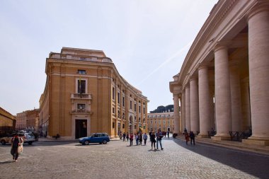 Vatikan, İtalya 28 Nisan 2022: Bir bahar günü Corona-salgını sırasında Vatikan 'dan görüntüler, az sayıda turist.