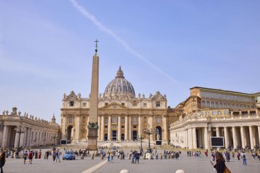 Vatikan, İtalya 28 Nisan 2022: Bir bahar günü Corona-salgını sırasında Vatikan 'dan görüntüler, az sayıda turist.