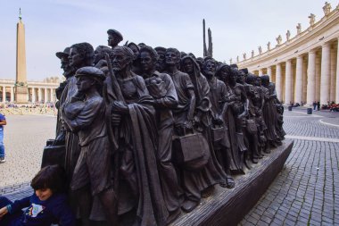 Vatikan, İtalya 28 Nisan 2022: Bir bahar günü Corona-salgını sırasında Vatikan 'dan görüntüler, az sayıda turist.