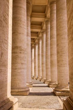 Vatikan, İtalya 28 Nisan 2022: Bir bahar günü Corona-salgını sırasında Vatikan 'dan görüntüler, az sayıda turist.