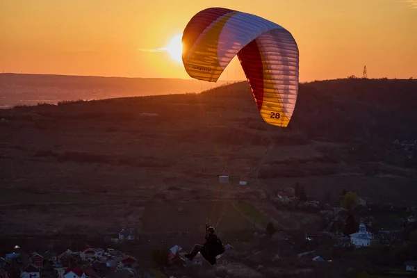 Valeni Arges Roumanie Avril 2022 Entraînement Soirée Certains Amateurs Parachutisme — Photo