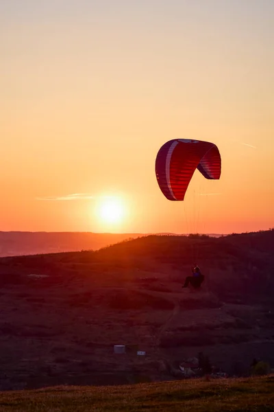 Valeni Arges Romania April 2022 Kveldstrening Noen Fallskjermentusiaster Ved Solnedgang – stockfoto