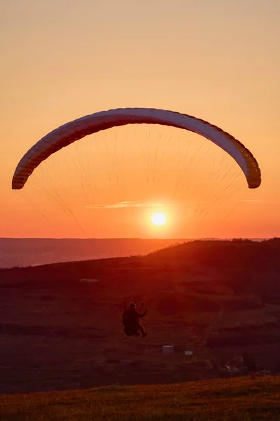 Valeni Arges Roemenië April 2022 Avondtraining Van Enkele Parachutespringliefhebbers Bij — Stockfoto