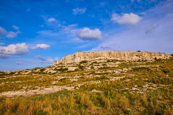 Krásná Krajina Skalnatým Mořským Pobřežím Slunečného Dne — Stock fotografie