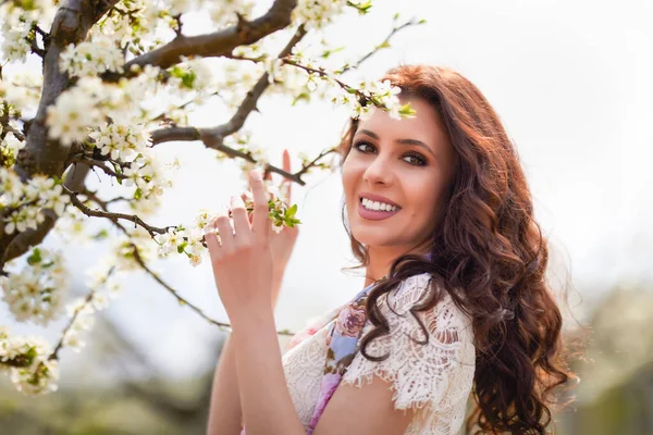 Portrait Beautiful Woman Long Hair Flowering Trees Spring — Stock Photo, Image