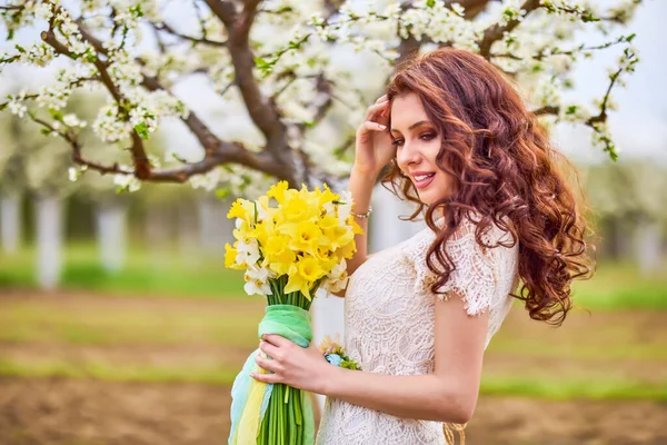 Portrait Beautiful Woman Long Hair Flowering Trees Spring — Photo