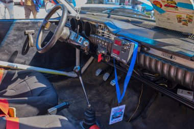 Pitesti, Romanya 1-2022. Eski arabalı sergiden resimler.