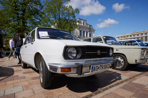 Pitesti, Romanya 1-2022. Eski arabalı sergiden resimler.