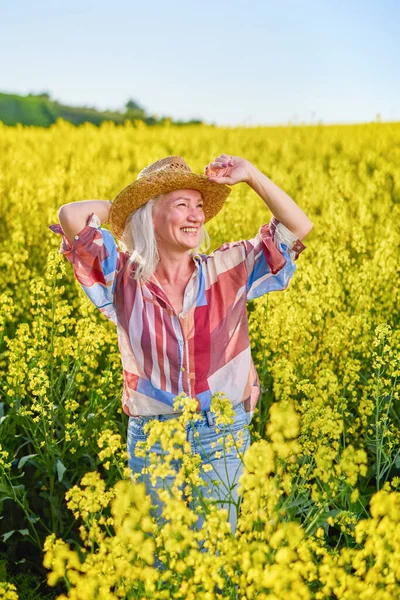 Portrait Middle Aged Woman Rapeseed Chain — Foto Stock