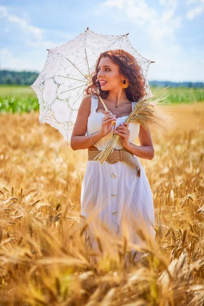 Beautiful Woman Sunny Day Umbrella Field — Stock Photo, Image