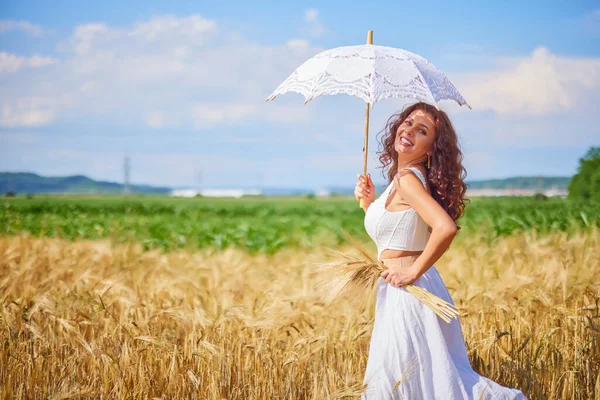 Beautiful Woman Sunny Day Umbrella Field — Stock Photo, Image