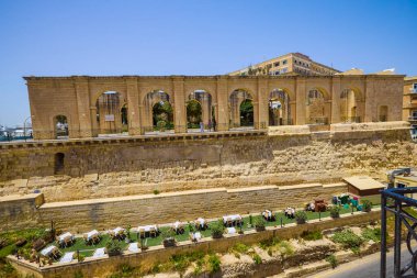 Valletta, Malta 08 Temmuz 2022. Malta 'nın başkenti Valletta' da çeşitli turistik merkezli resimler.