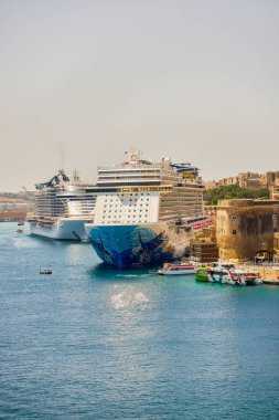 Valletta, Malta 08 Temmuz 2022. Malta 'nın başkenti Valletta' da çeşitli turistik merkezli resimler.