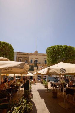 Gozo Adası, Malta 7 Temmuz 2022. Malta 'nın Gozo adasındaki çeşitli turistik yerlerin görüntüleri.