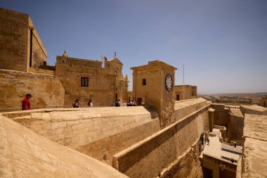 Gozo Adası, Malta 7 Temmuz 2022. Malta 'nın Gozo adasındaki çeşitli turistik yerlerin görüntüleri.