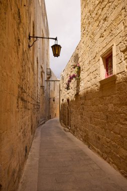 Mdina 09 Temmuz 2022 Malta devletinin eski başkenti Mdina 'dan görüntüler. Mdina ya da Medine 'de ve Malta L-Imdina' da Fenike Melitta 'sında antik bir şehirdir..