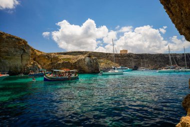 Comino, Malta 11 Temmuz 2022. Ünlü Mavi Göl 'ün görüntüleri. Malta.