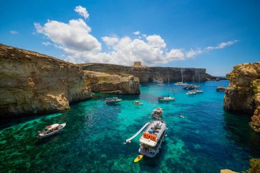 Comino, Malta 11 Temmuz 2022. Ünlü Mavi Göl 'ün görüntüleri. Malta.