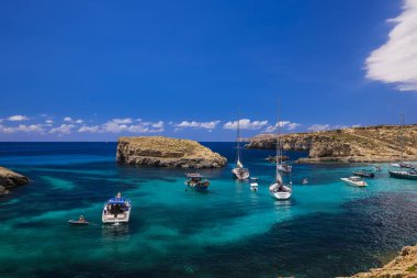Comino, Malta 11 Temmuz 2022. Ünlü Mavi Göl 'ün görüntüleri. Malta.