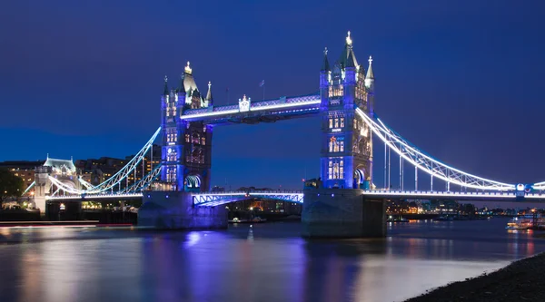2012 年ロンドン タワー ブリッジ — ストック写真