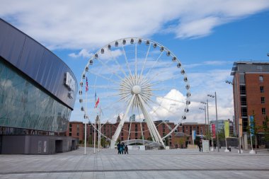 Liverpool albert dock yakın gözlem tekerleği