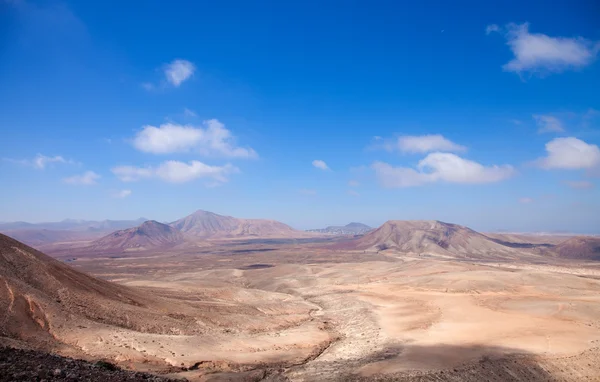 Noordelijke fuerteventura, weergave west van montana roja (rode spoortraject — Stockfoto
