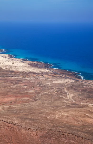 Nordfuerteventura, Blick nach Westen von der montana roja (roter Berg) — Stockfoto