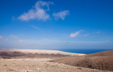 Kuzey fuerteventura, kuzeye görünümünden montana roja (kırmızı mounta