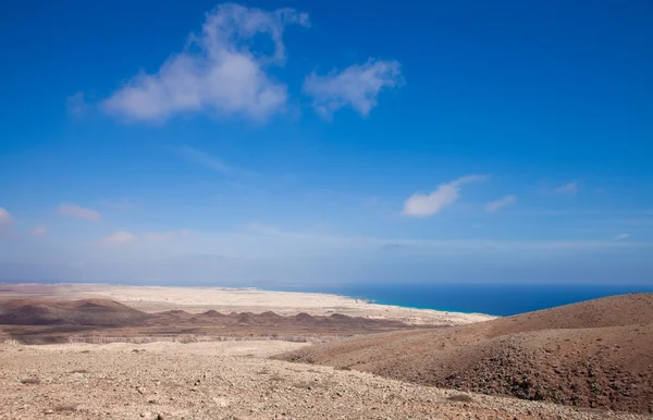 Kuzey fuerteventura, kuzeye görünümünden montana roja (kırmızı mounta