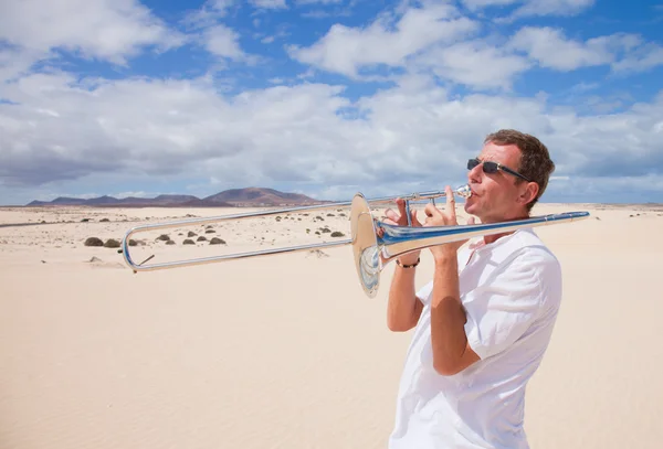 Trombón de plata —  Fotos de Stock