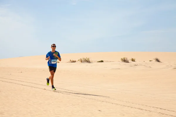 CORRALEJO - NOVEMBRO 03: Líder e vencedor da corrida masculina, Majid Belou — Fotografia de Stock