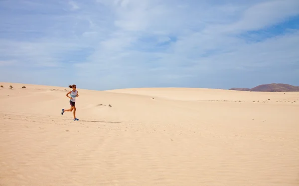 CORRALEJO - NOVEMBRO 03: Líder e vencedora da corrida feminina, Aroa Meri — Fotografia de Stock