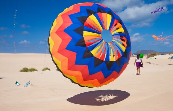 Fuerteventura, spanien - november 09: zuschauer schauen von der groun aus zu — Stockfoto