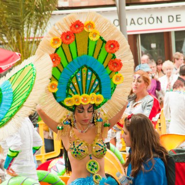 Santa cruz, İspanya - 12 Şubat: Katılımcılar hazırlayın ve montaj