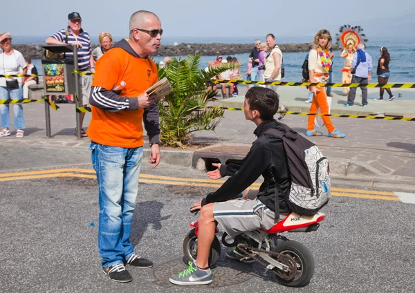 Puerto de la cruz, Španělsko - 16. února: příprava účastníků a — Stock fotografie