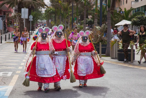 Puerto de la cruz, Spanje - 16 februari: deelnemers voorbereiden en — Stockfoto