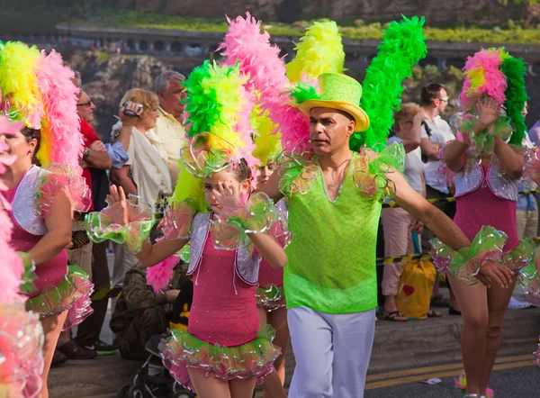 Puerto de la cruz, Spanje - 16 februari: kleurrijk geklede parti — Stockfoto