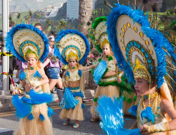 Puerto de la cruz, Spanje - 16 februari: kleurrijk geklede parti — Stockfoto