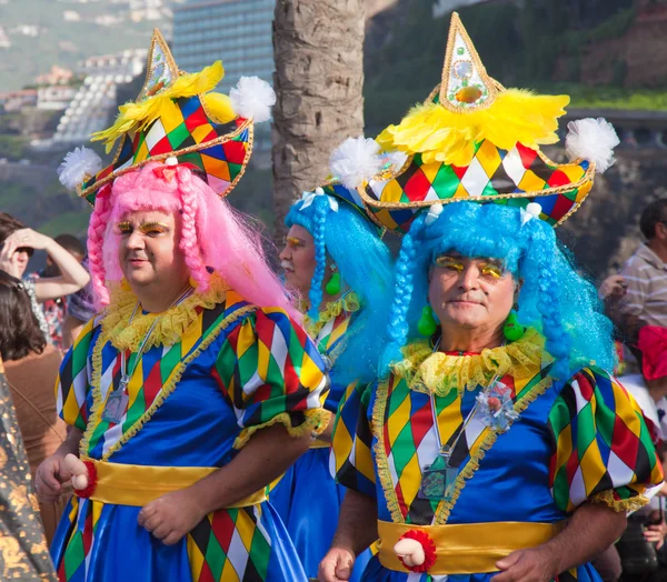 Puerto de la cruz, Spanje - 16 februari: kleurrijk geklede parti — Stockfoto