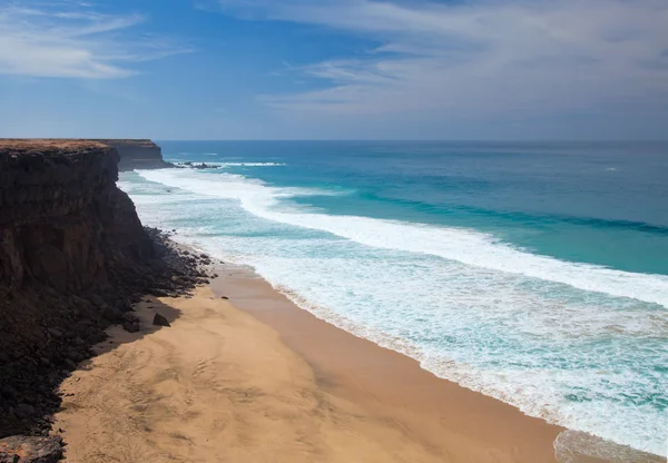 Eroded ripida costa occidentale di Fuerteventura — Foto Stock