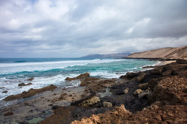 Fuerteventura erozyona uğramış Batı kıyıları — Stok fotoğraf