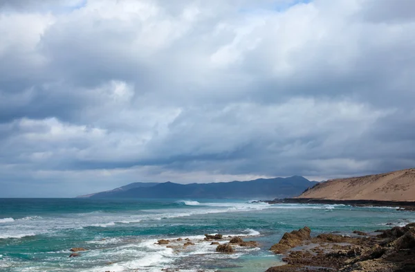 Eroderad västkusten i fuerteventura — Stockfoto